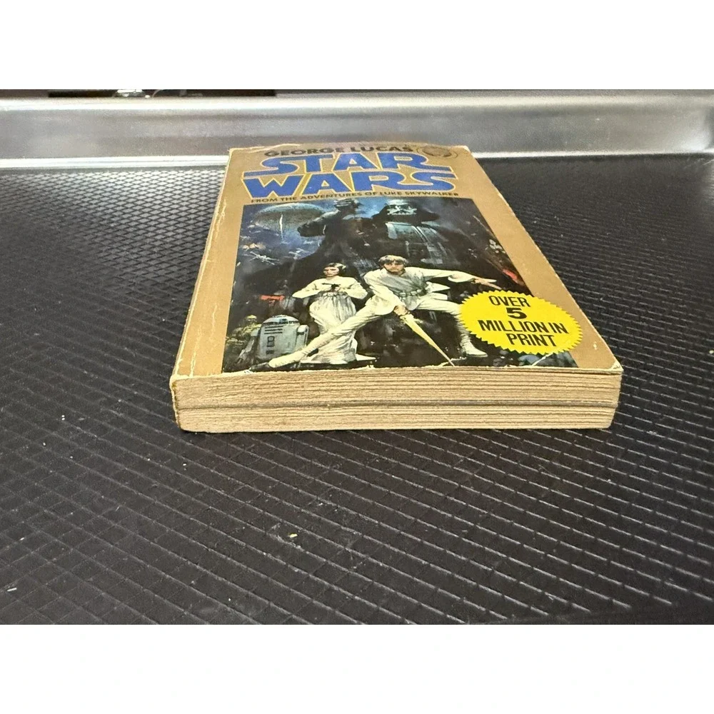 STAR WARS‎ 1977 novel by George Lucas paperback